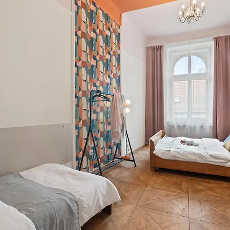Vintage Apts In Heart Of By Michal&friends *