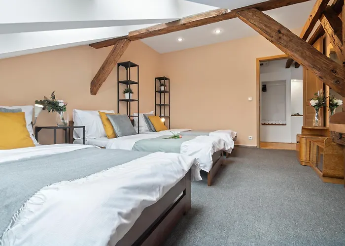 Vintage Apts In Heart Of By Michal&friends *