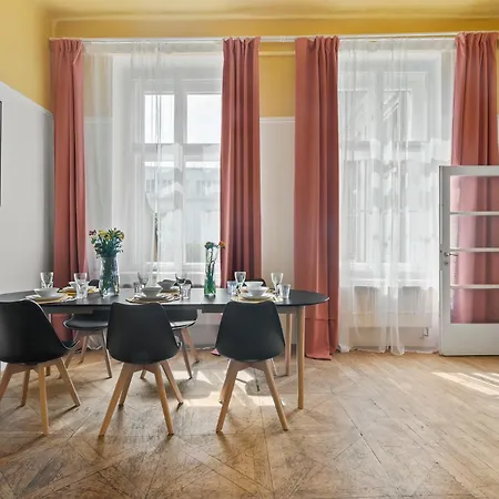 Apartament Vintage Apts In Heart Of By Michal&friends Praga